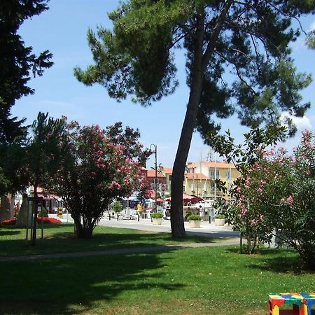 Tamaris, 600 M From The Beach Novigrad  Exterior photo