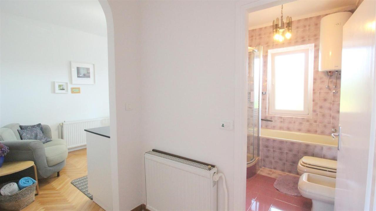 Tamaris, 600 M From The Beach Novigrad  Exterior photo