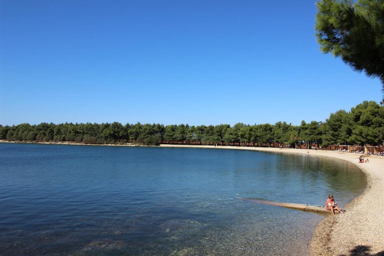 Tamaris, 600 M From The Beach Novigrad  Exterior photo