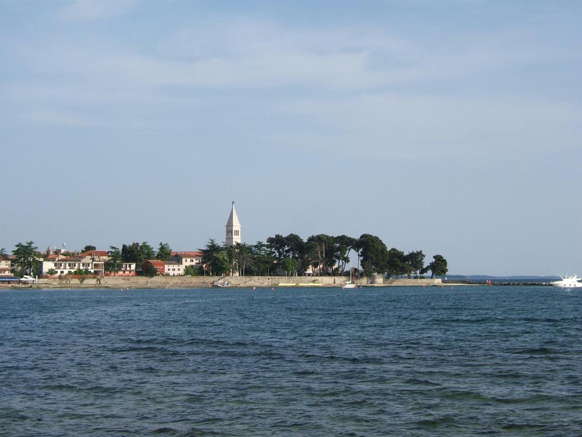Tamaris, 600 M From The Beach Novigrad  Exterior photo